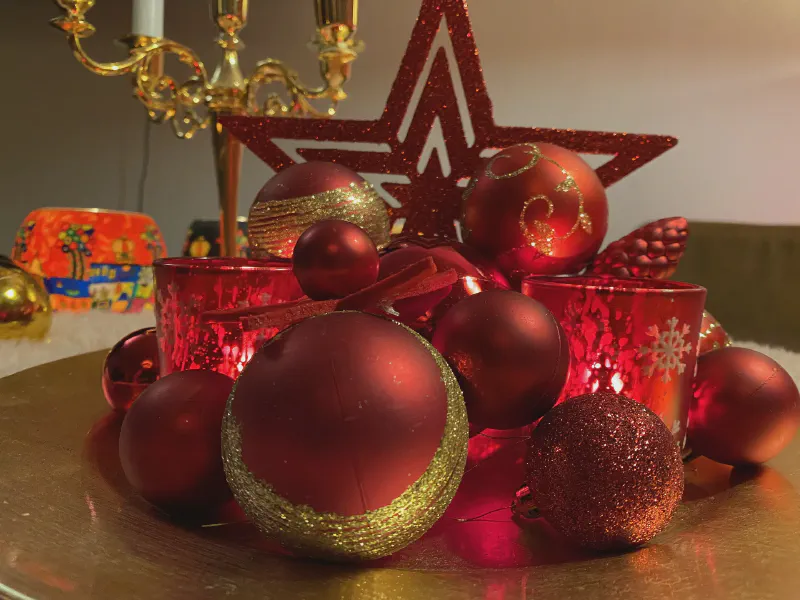 Glistening Holiday Harmony